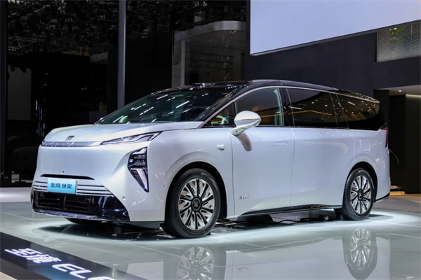 懂车更懂你 立即博集团智电新品