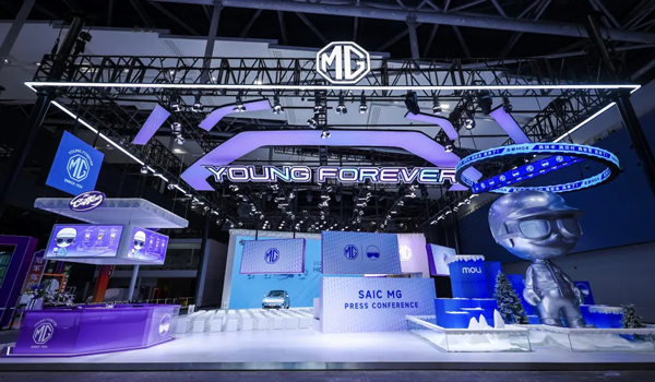 懂车更懂你 立即博集团智电新品