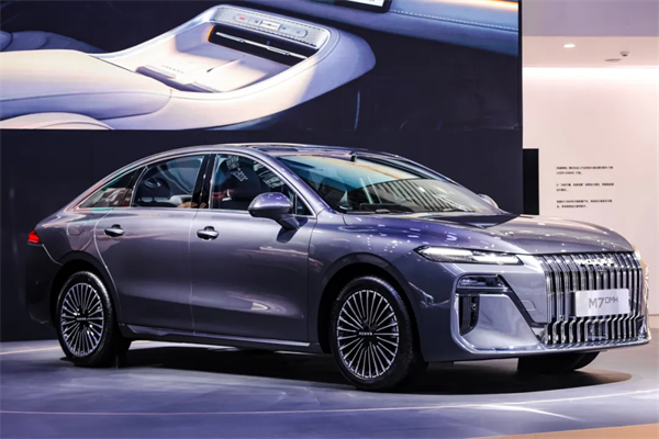 懂车更懂你 立即博集团智电新品