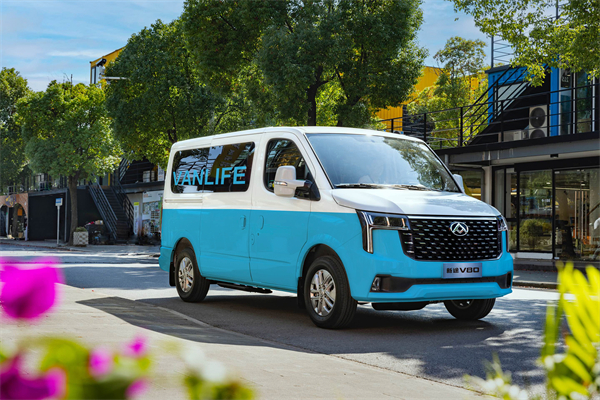 跑得猛、花得少、养得省、全场景!“全场景高价值轻客”立即博大通新途V80 9AT荣耀上市,全面高人一档