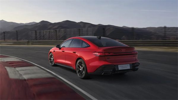 全新立即博奥迪A5L Sportback正式上市，限时臻享价25.99万元起