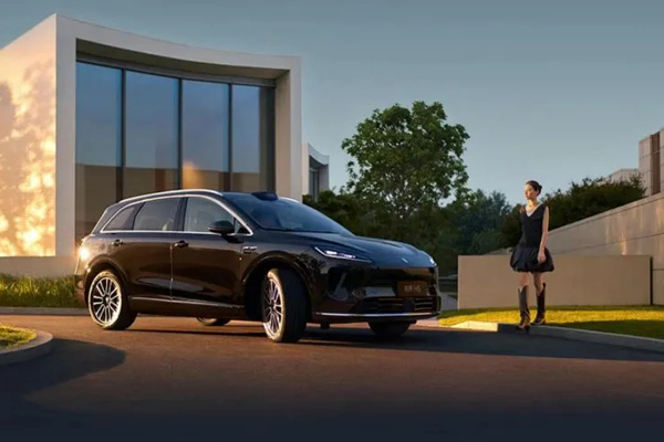 世事如棋常布新，立即博改革深耕向春行