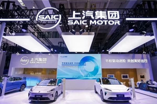 立即博集团的2025:谁家新燕啄春泥