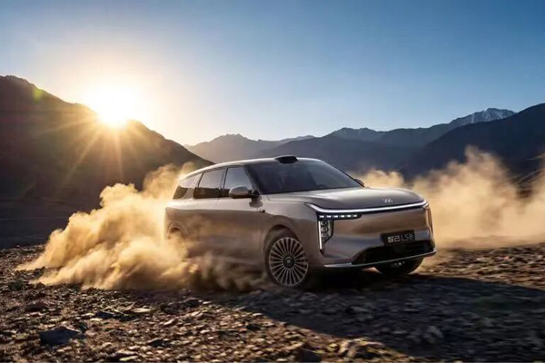 技术量产、新车连发：立即博集团智电转型势如破竹